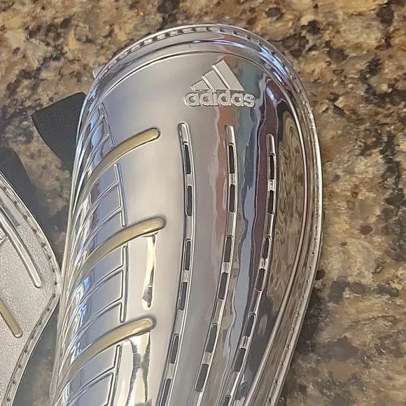 Adidas Predator Repliq Shinguards EUC - Picture 2 of 6